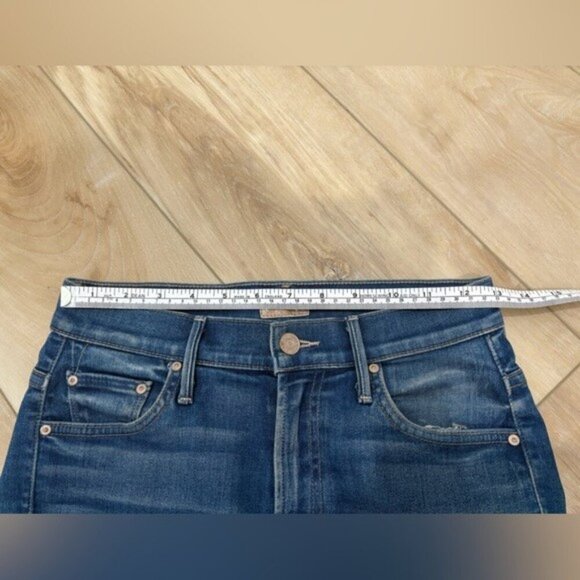 MOTHER - INSIDER CROP STEP FRAY JEANS - Picture 8 of 12